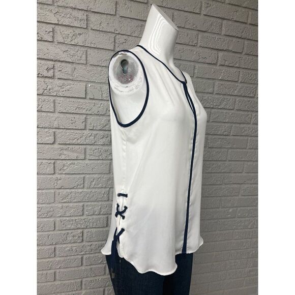 Liz Claiborne White With Navy Trim Lace-Up Side Top Size M - Picture 4 of 7
